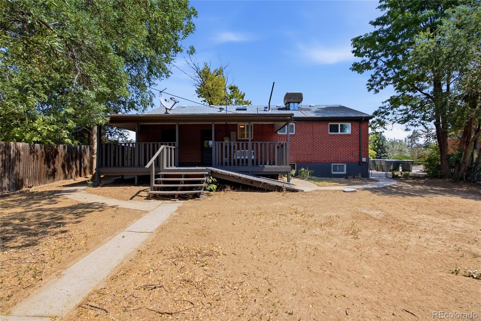 1476 E 111th Place