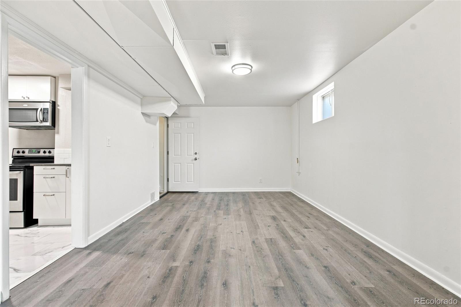1476 E 111th Place