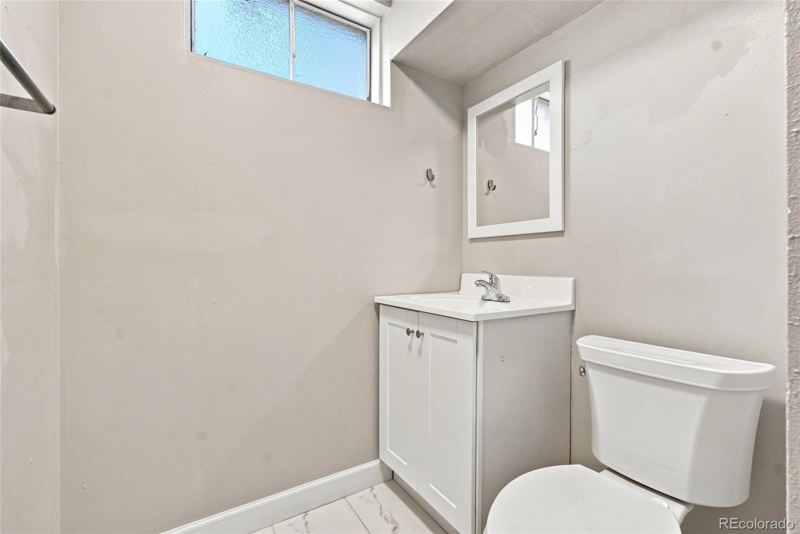 1476 E 111th Place