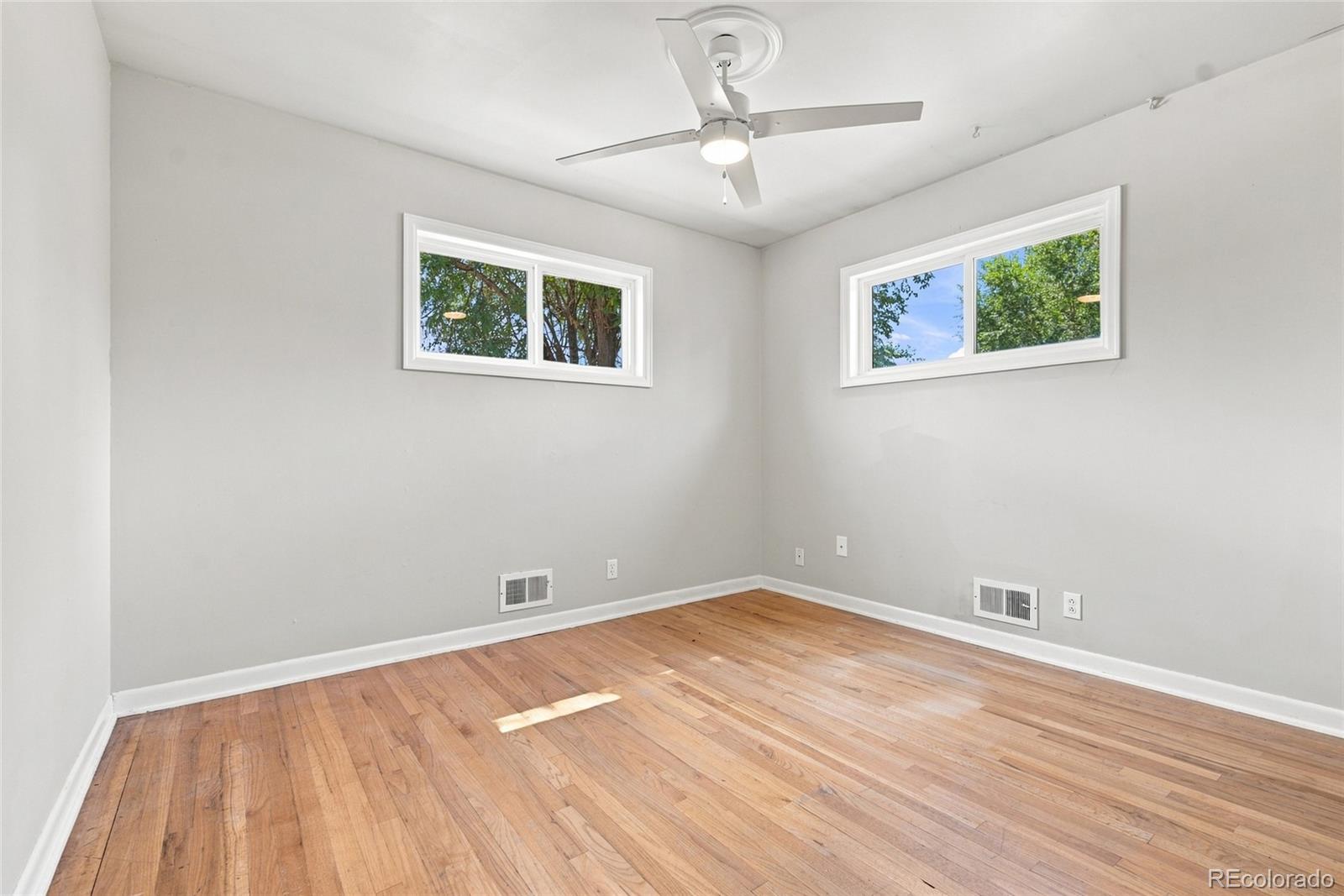 1476 E 111th Place