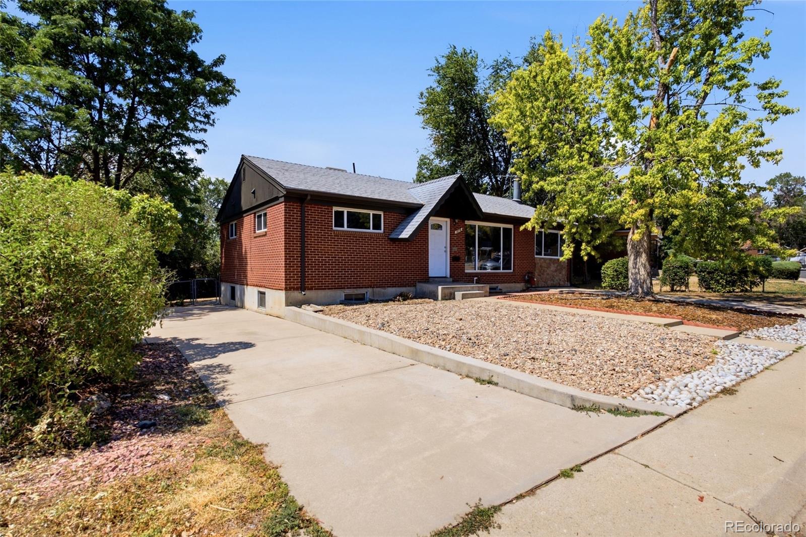 1476 E 111th Place