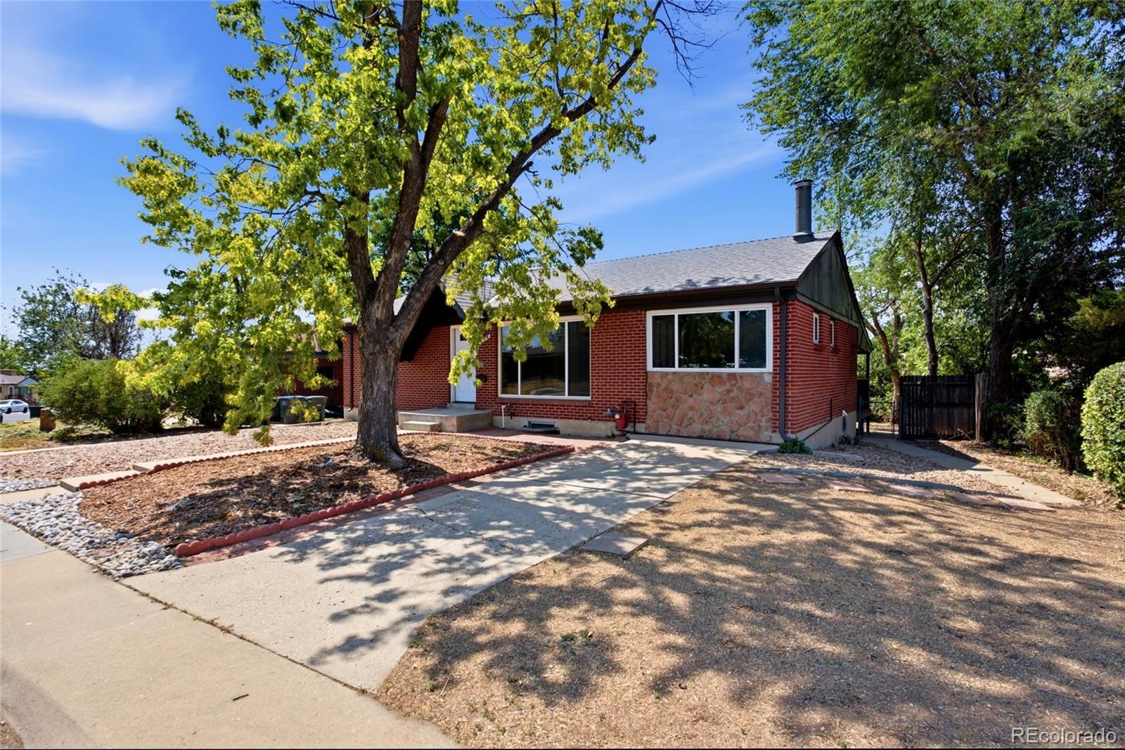 1476 E 111th Place