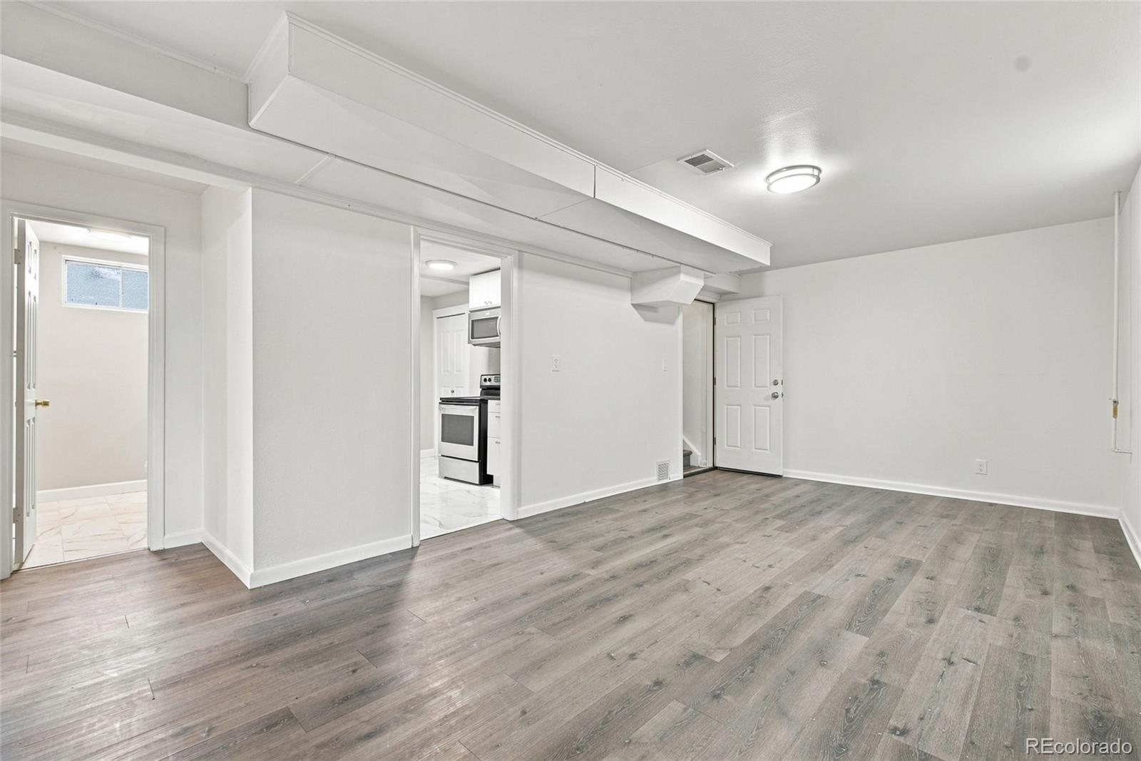 1476 E 111th Place