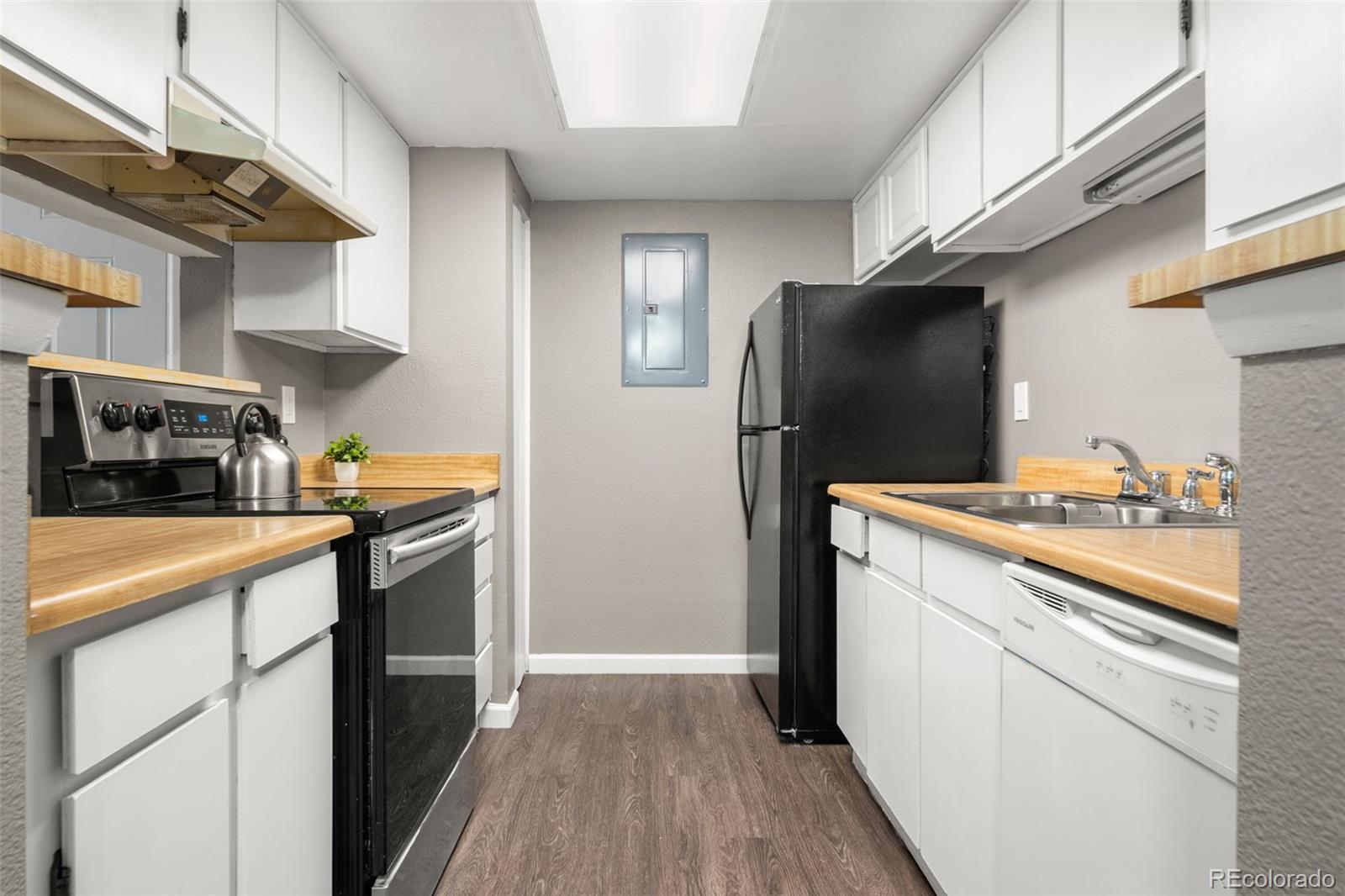 13290 E Jewell Avenue Unit: 102