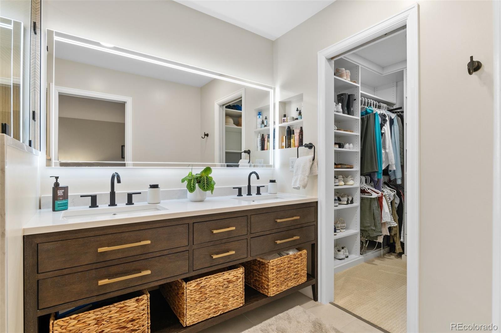 9939 E Aberdeen Avenue