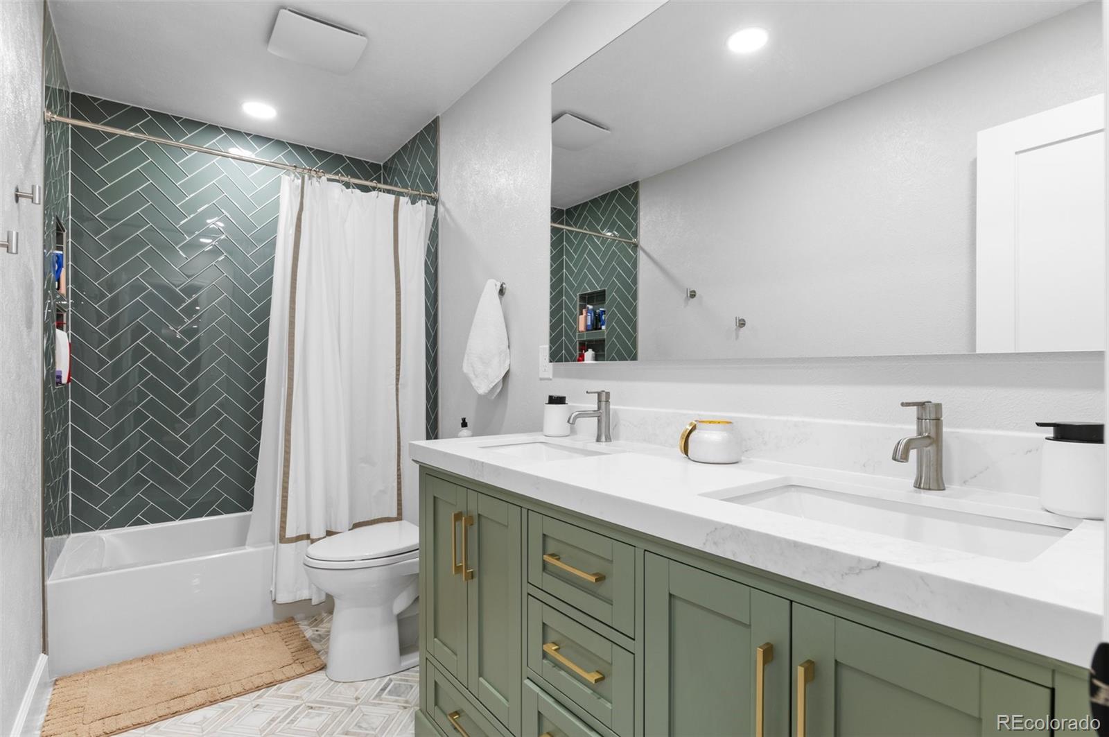 9939 E Aberdeen Avenue