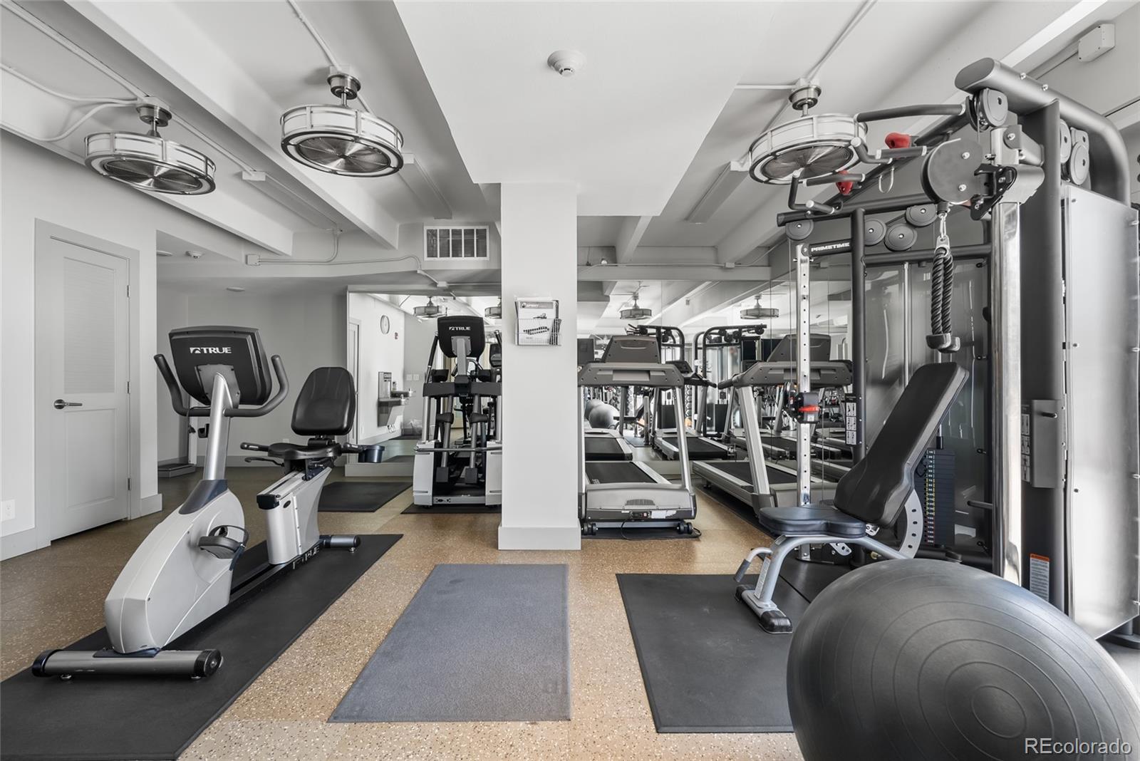 130 N Pearl Street Unit: 1206