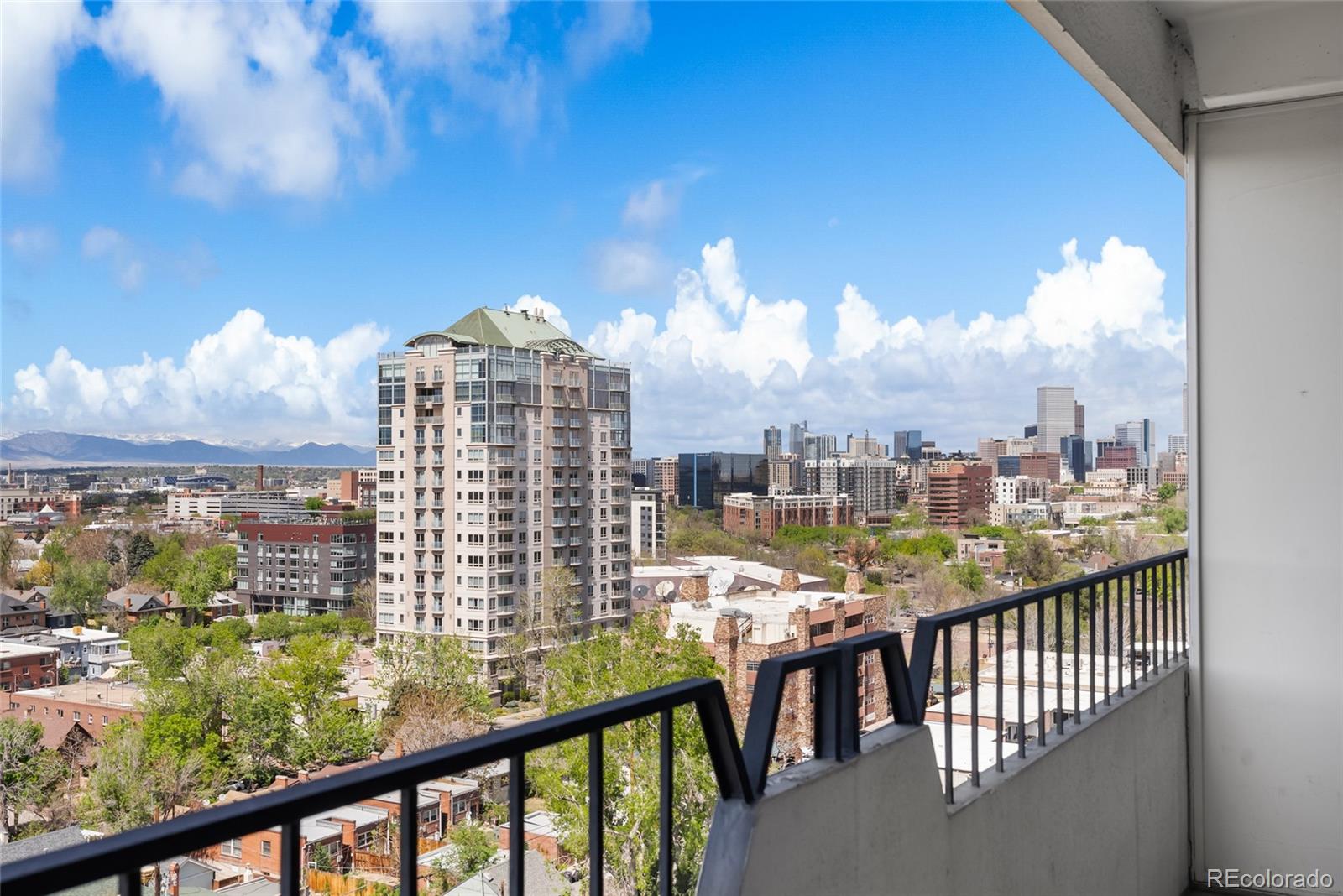 130 N Pearl Street Unit: 1206