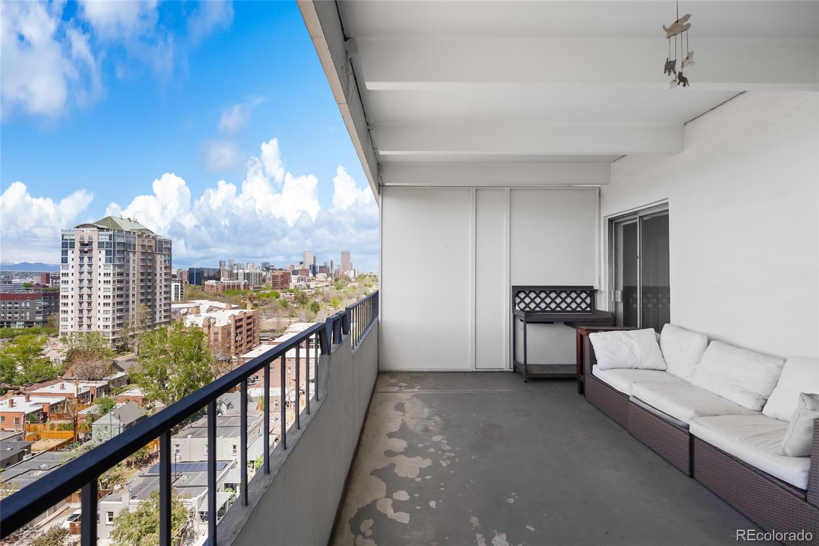 130 N Pearl Street Unit: 1206