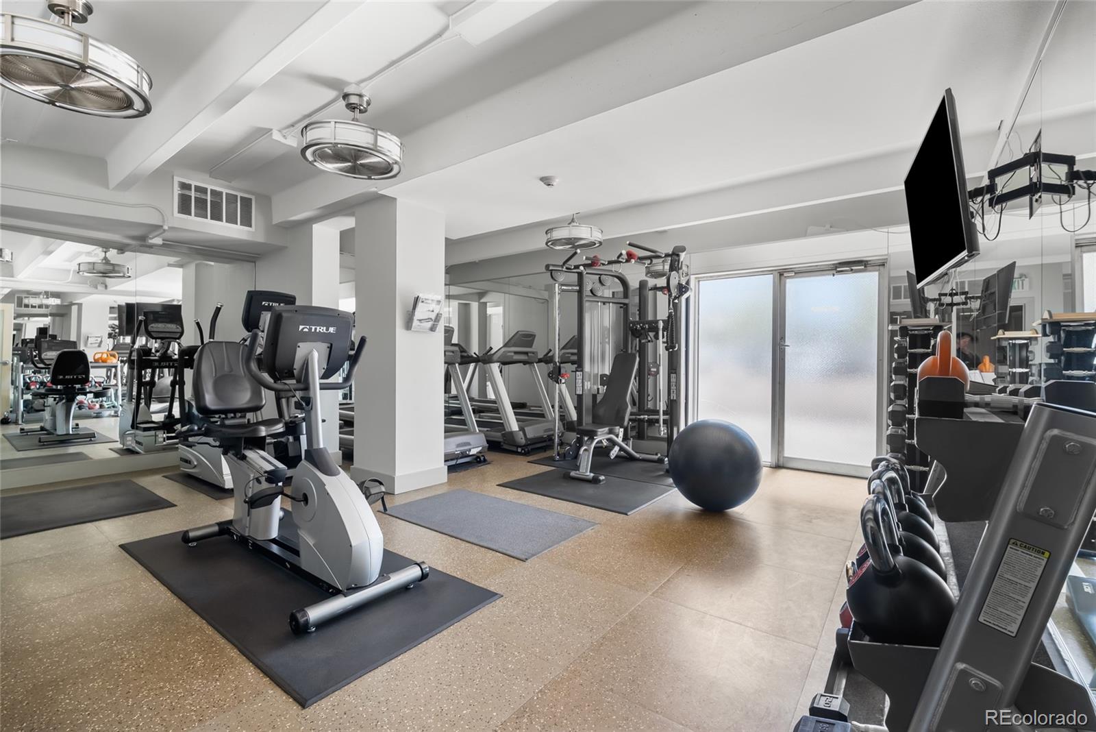 130 N Pearl Street Unit: 1206