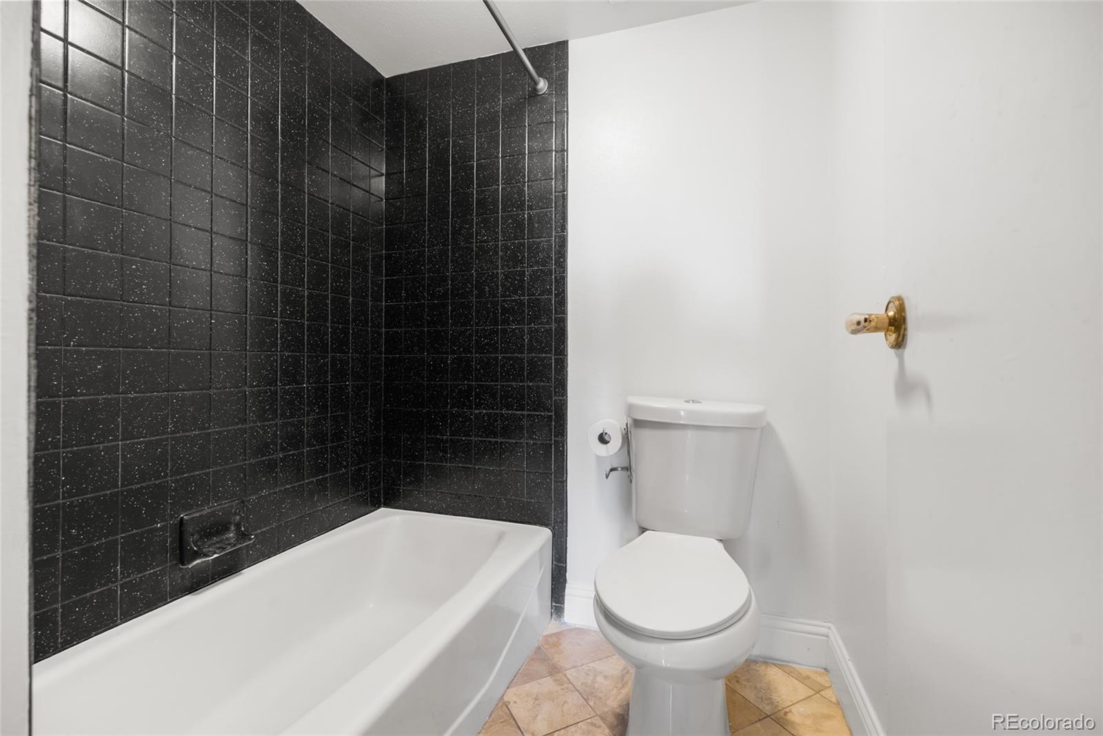 130 N Pearl Street Unit: 1206