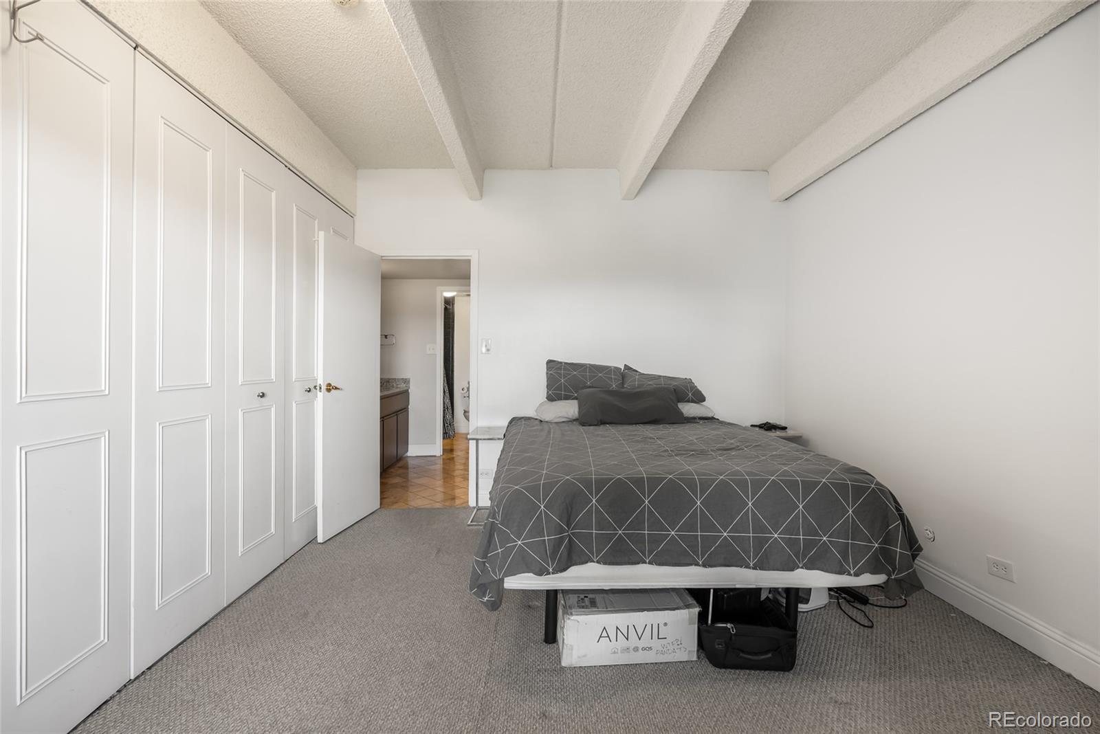 130 N Pearl Street Unit: 1206