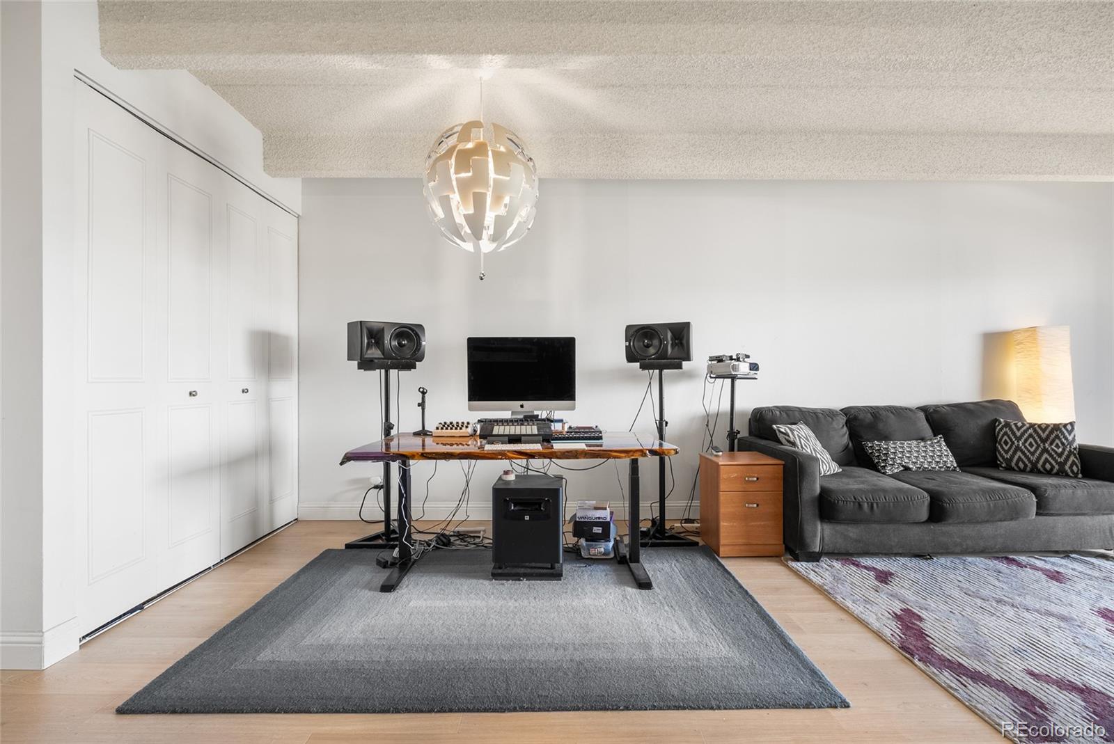 130 N Pearl Street Unit: 1206