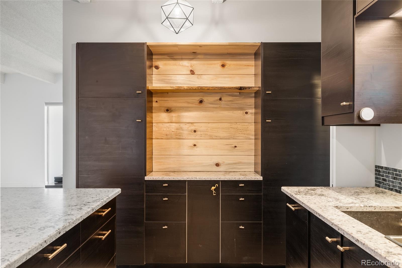 130 N Pearl Street Unit: 1206