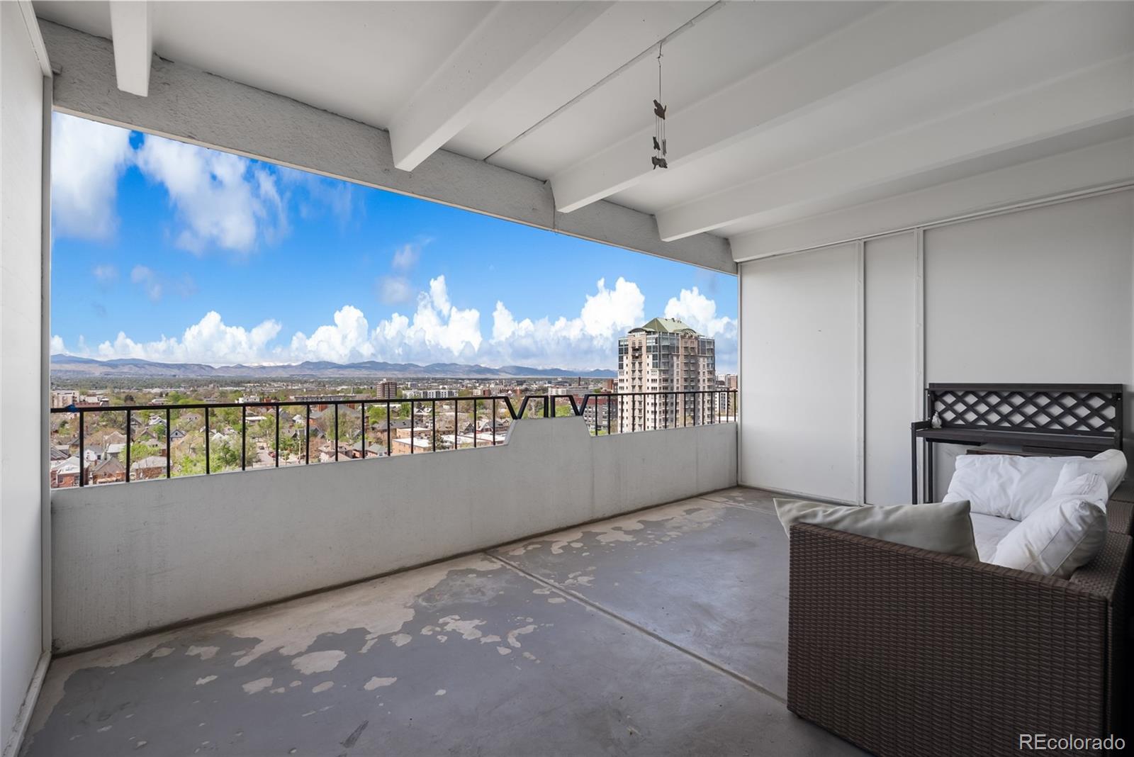 130 N Pearl Street Unit: 1206