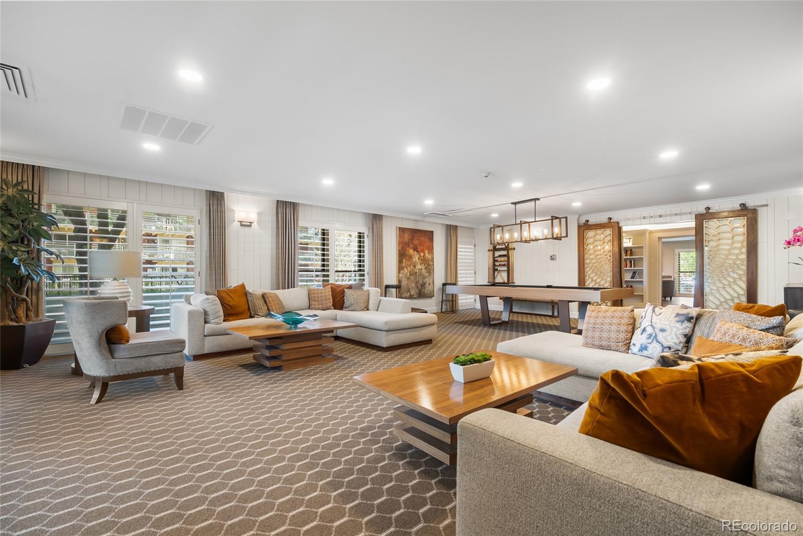 130 N Pearl Street Unit: 1206