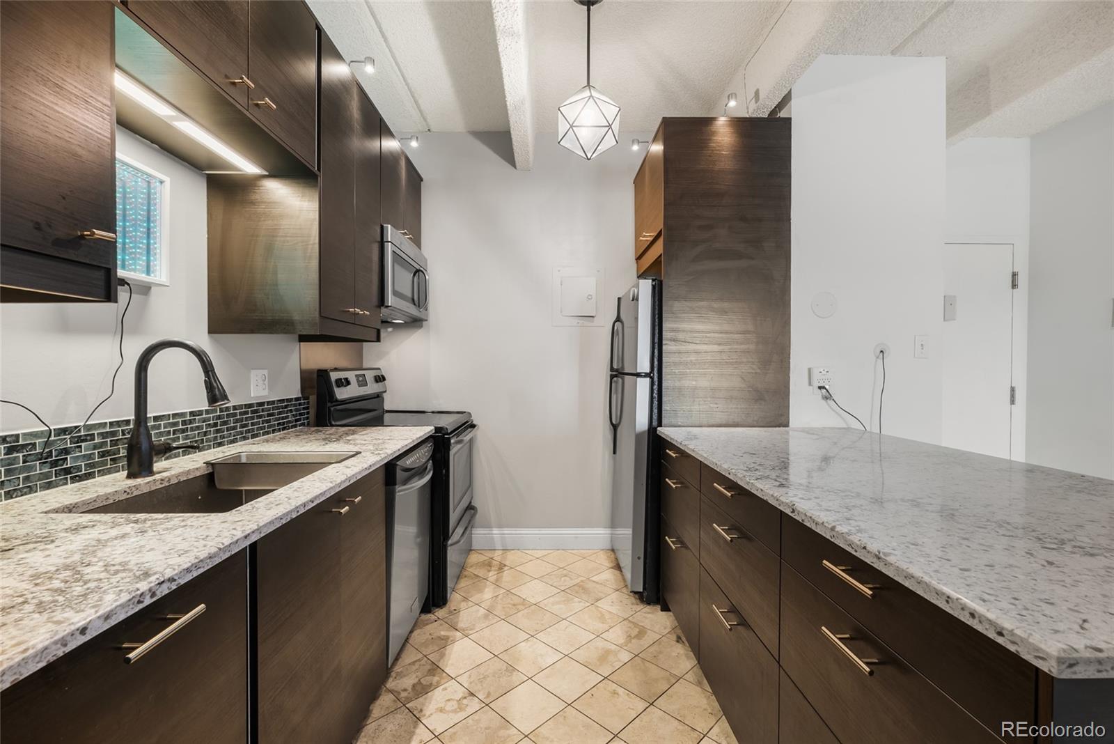130 N Pearl Street Unit: 1206