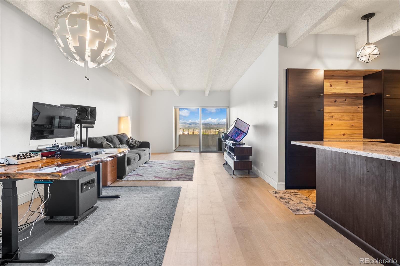 130 N Pearl Street Unit: 1206