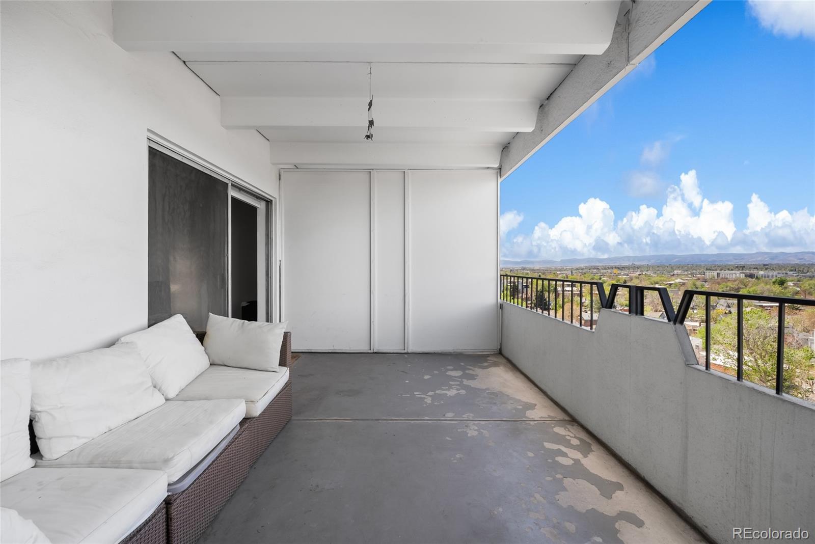130 N Pearl Street Unit: 1206