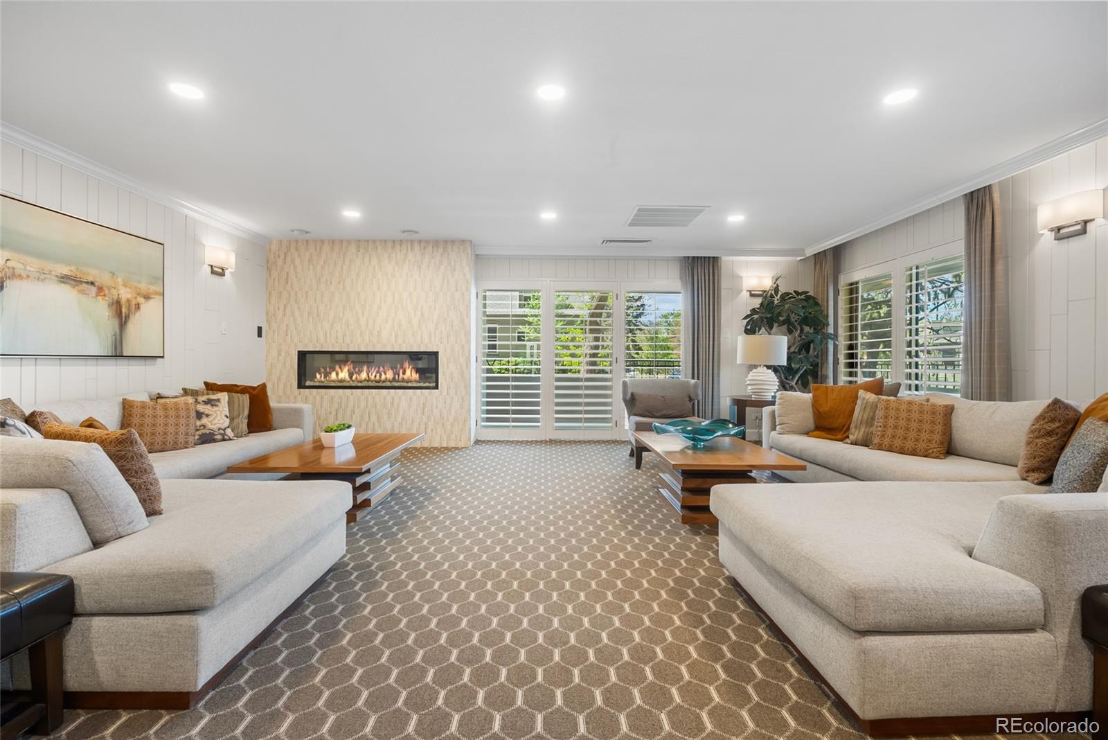 130 N Pearl Street Unit: 1206