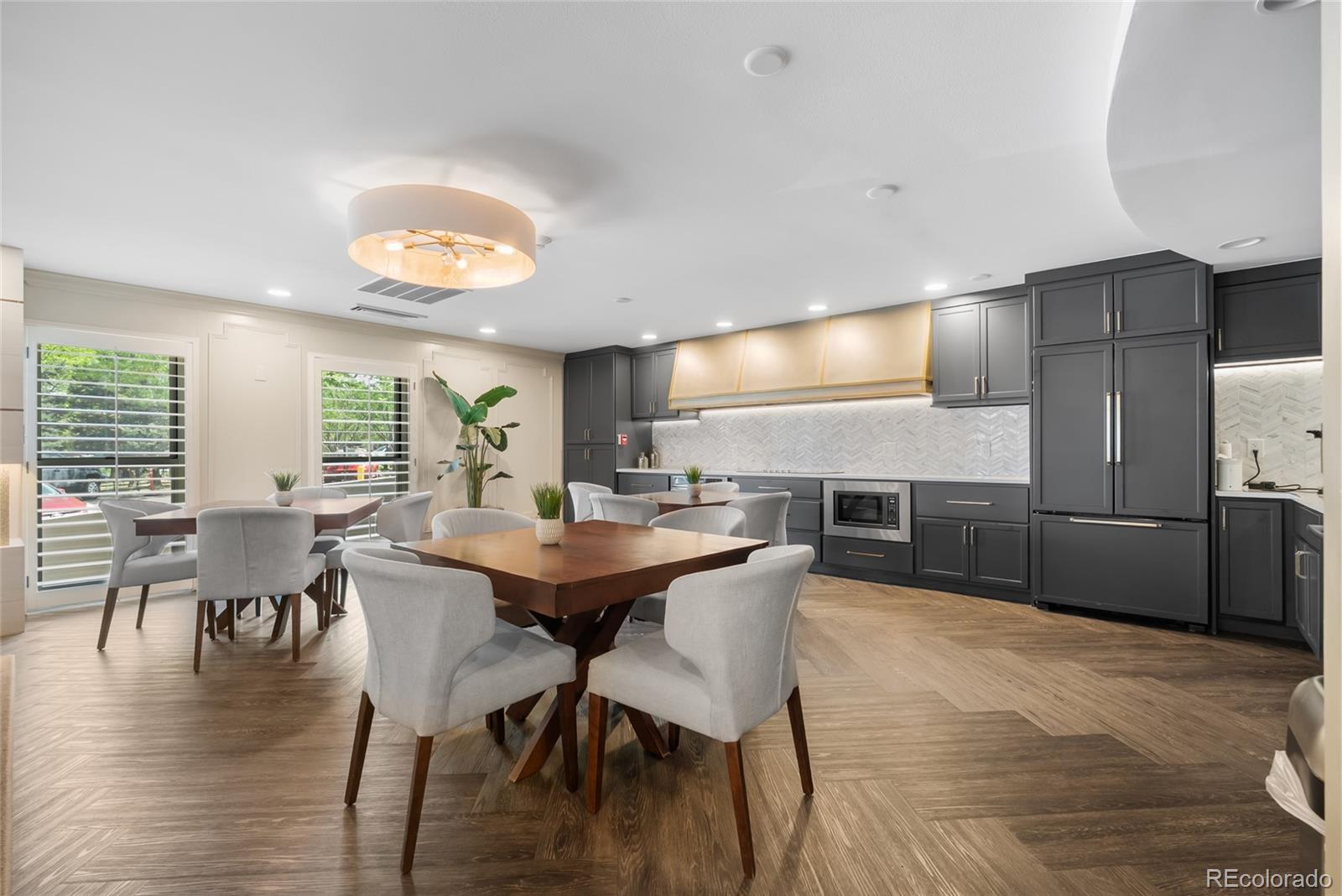 130 N Pearl Street Unit: 1206