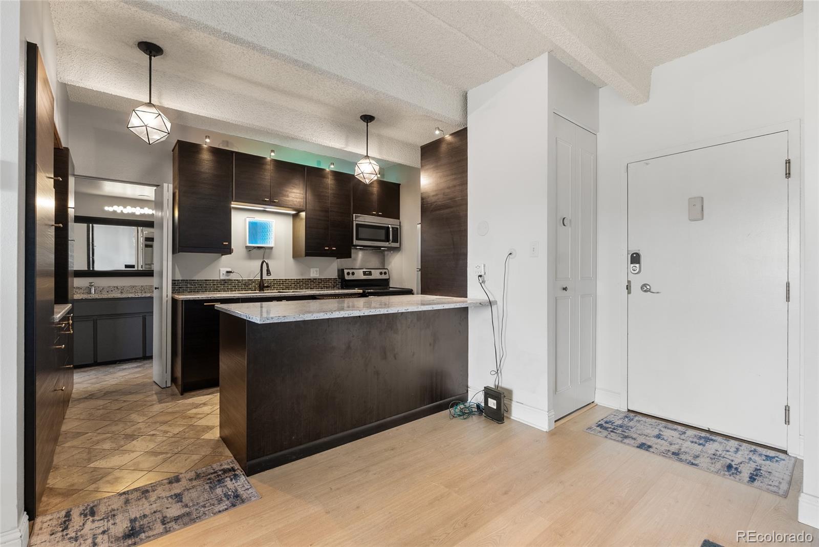 130 N Pearl Street Unit: 1206