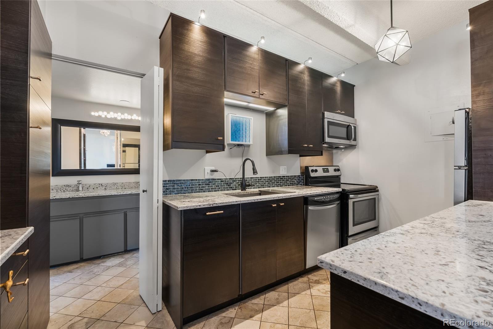 130 N Pearl Street Unit: 1206