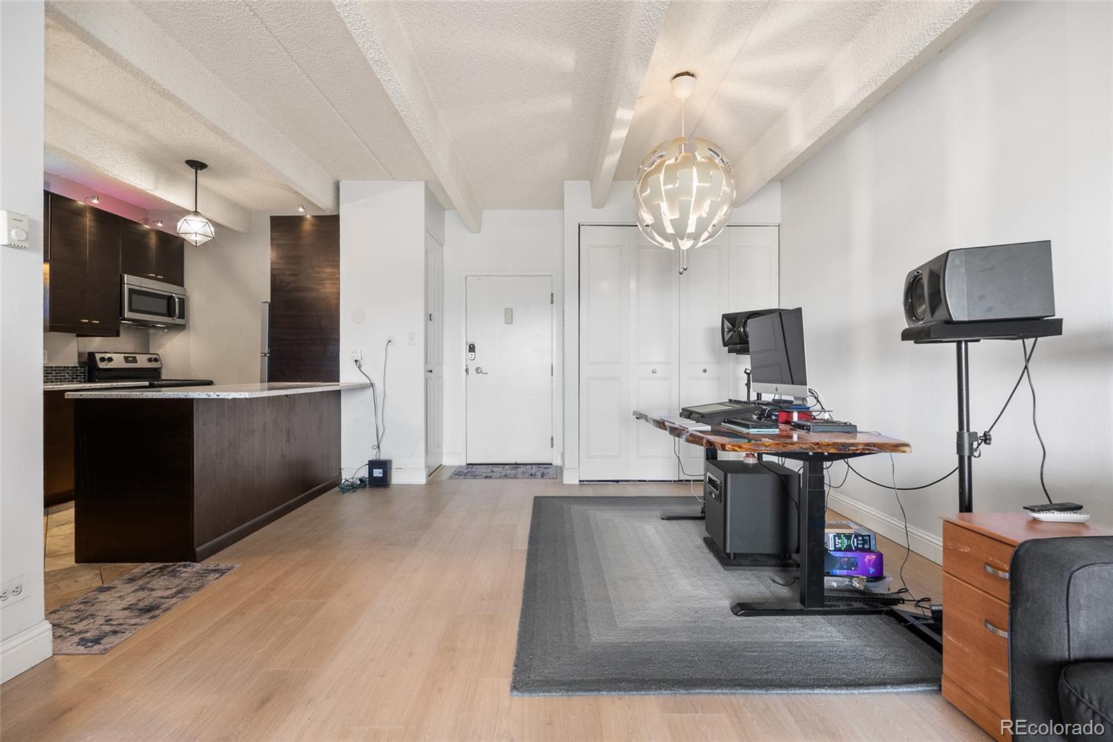 130 N Pearl Street Unit: 1206