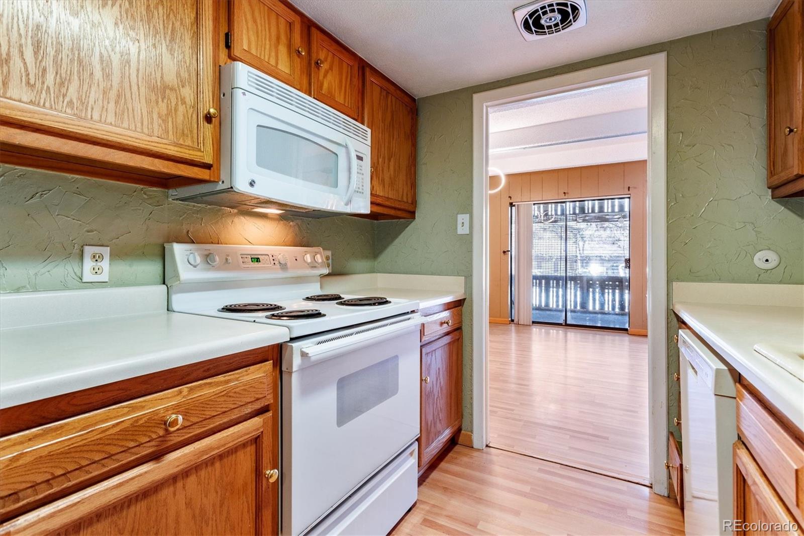 2525 S Dayton Way Unit: 2303