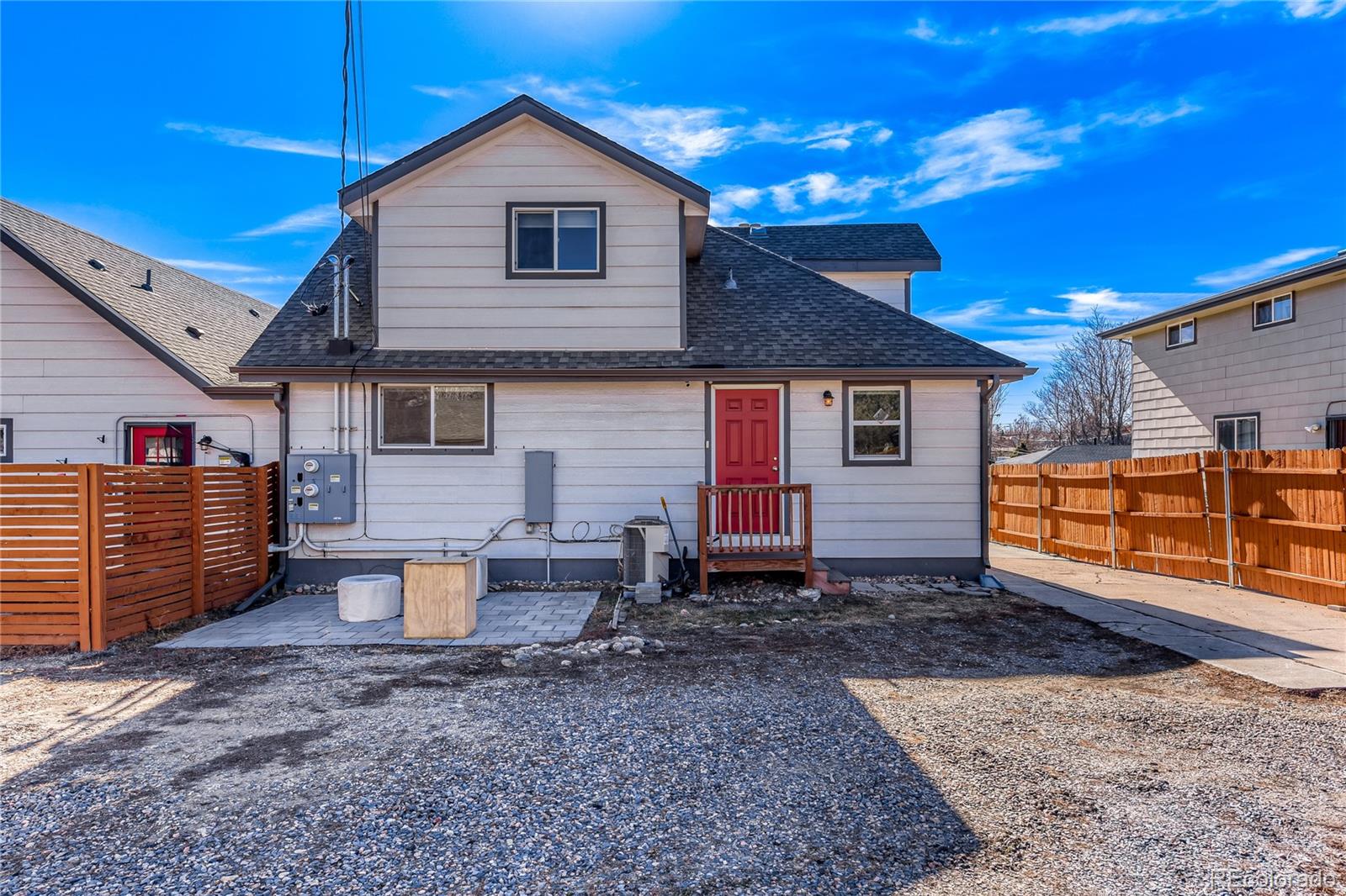 3261 W Dakota Avenue