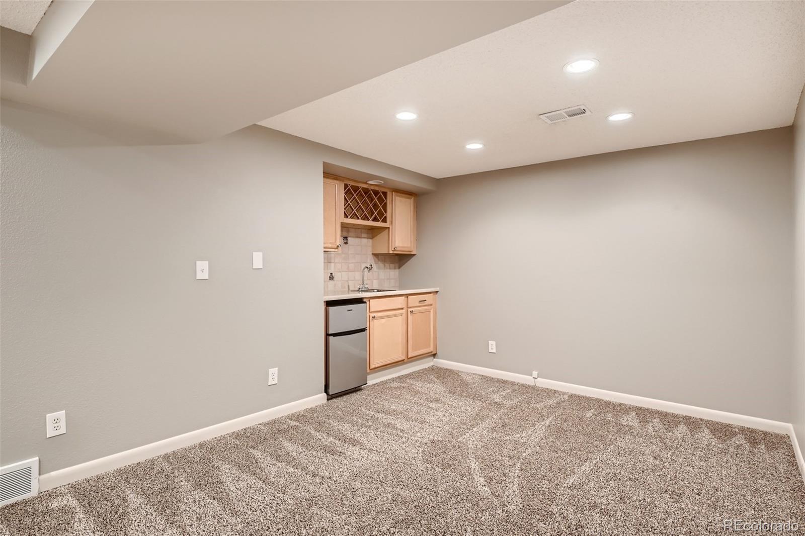 6820 E Mississippi Avenue Unit: B