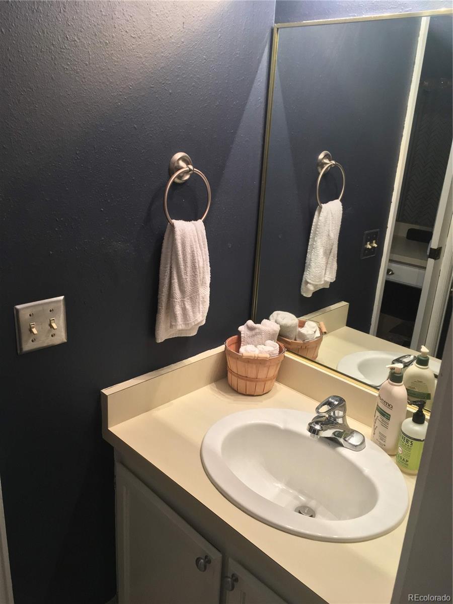 1115 N Sherman Street Unit: 11