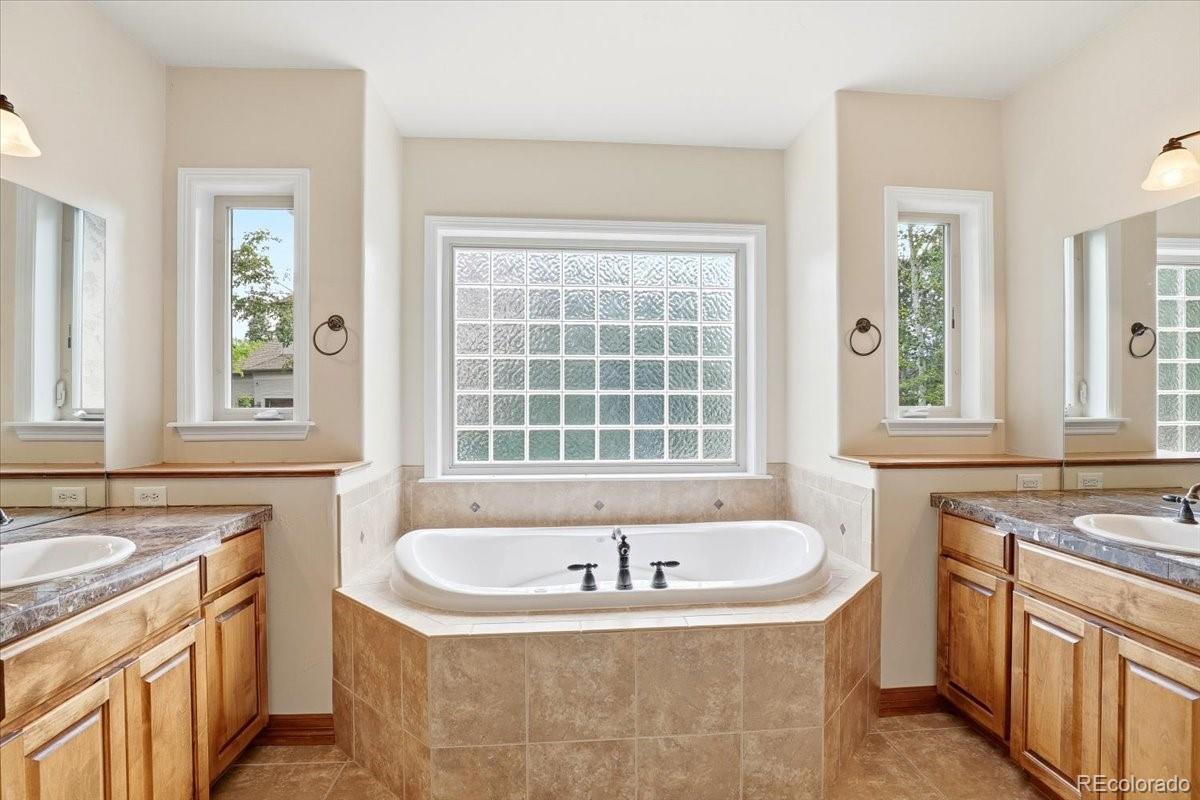 1860 S Manor Lane