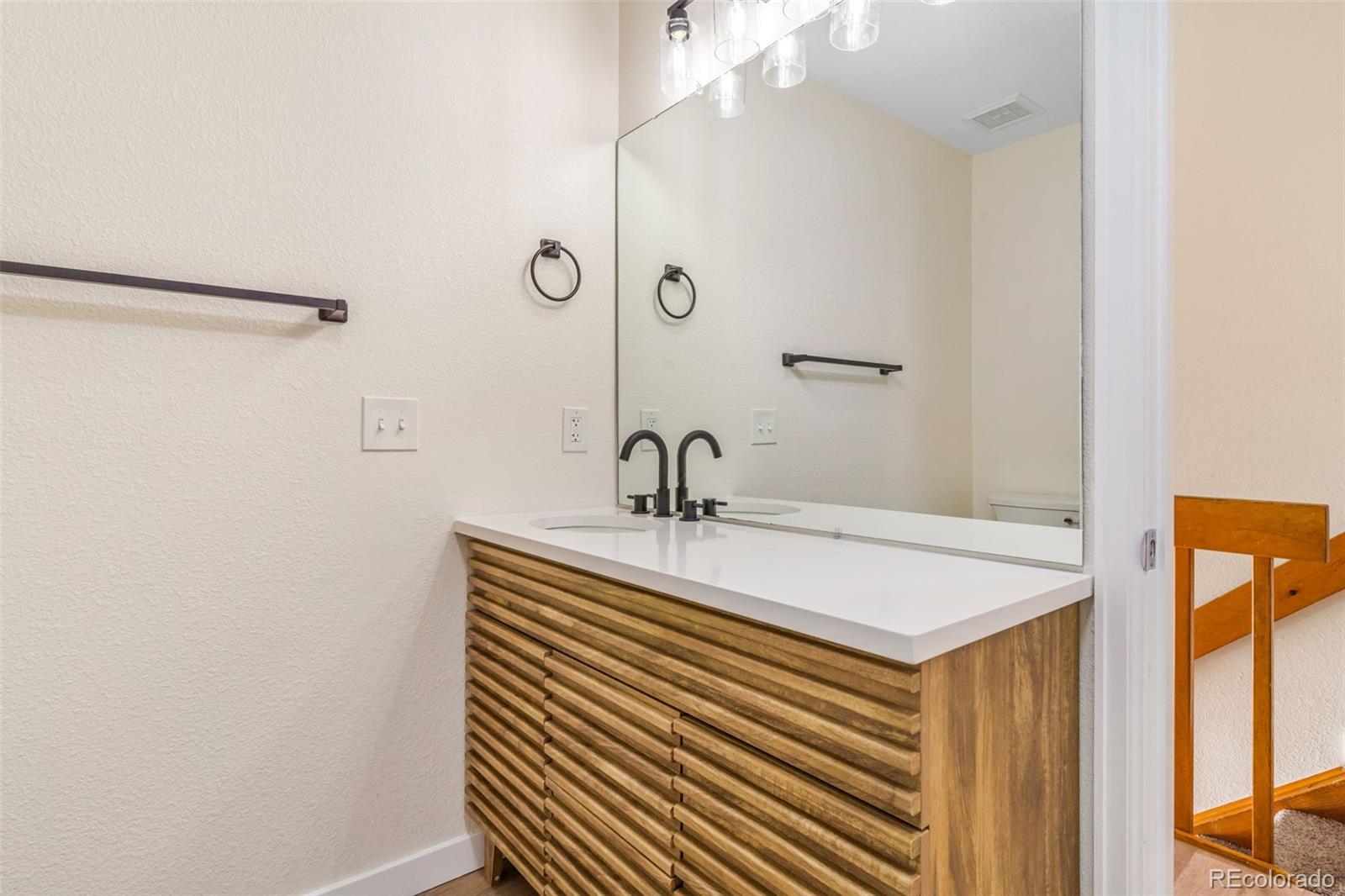 453 S Kittredge Street Unit: D