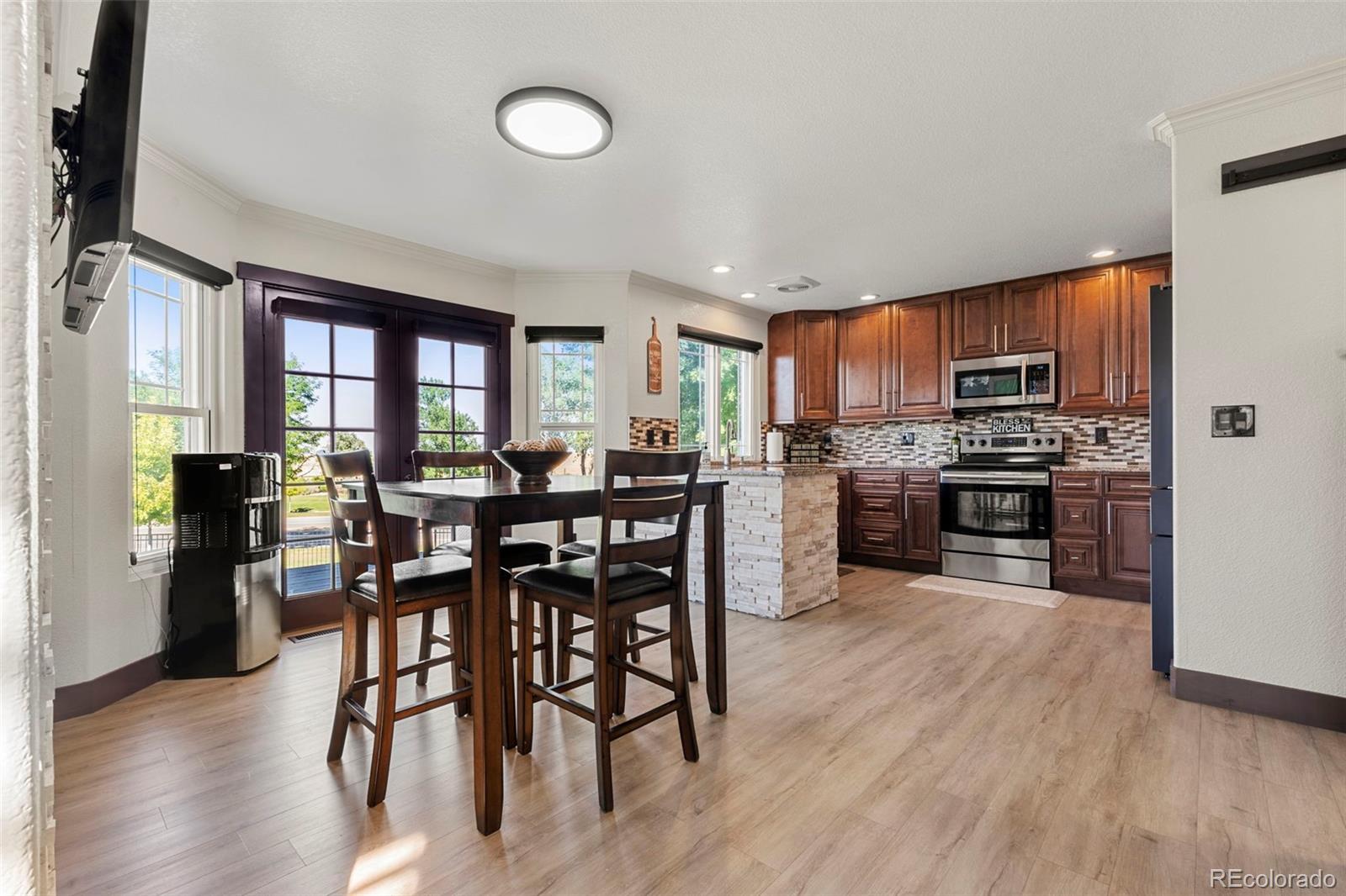 2514 S Killarney Court