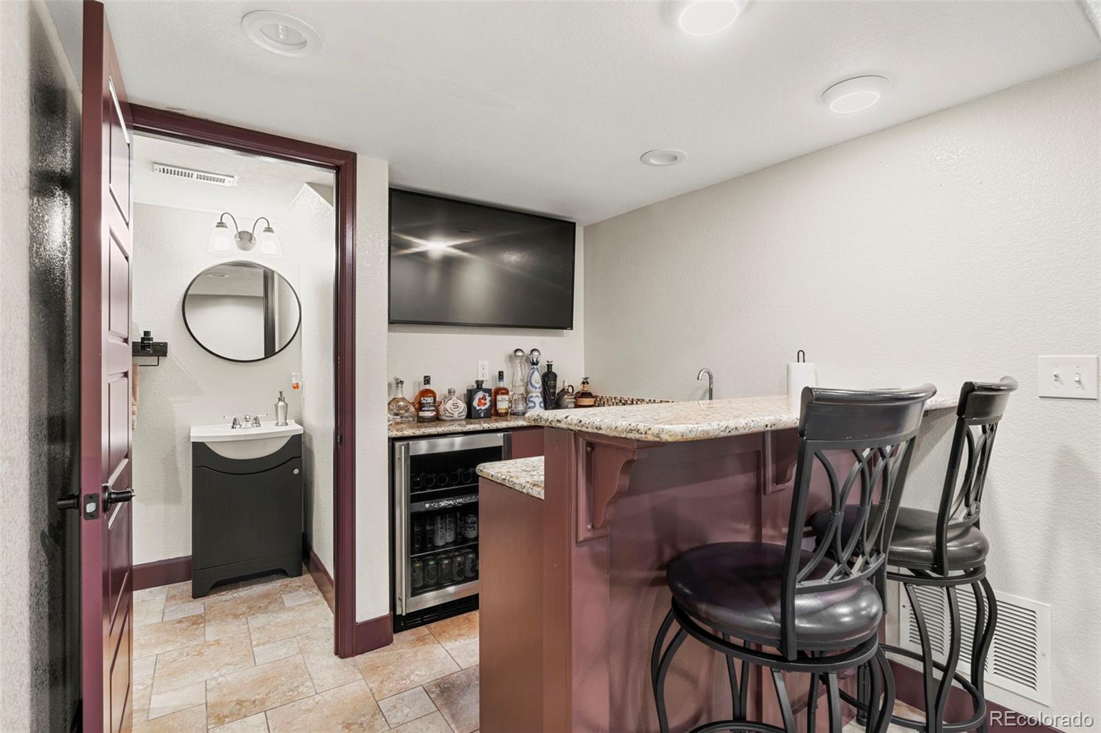 2514 S Killarney Court