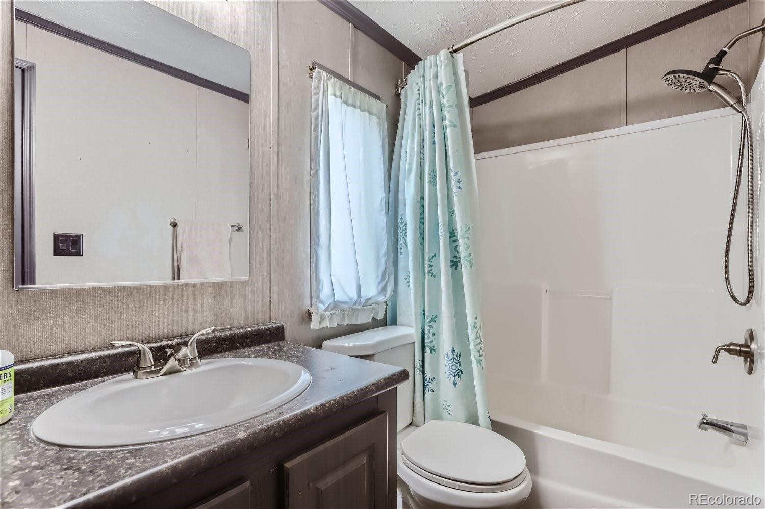 1500 W Thornton Parkway