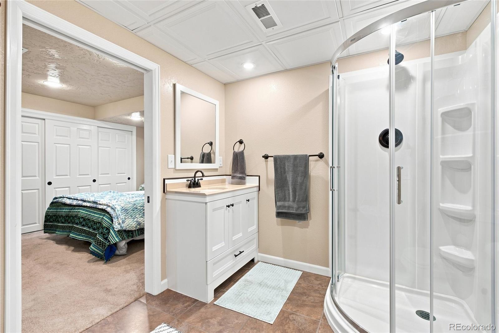 8859 Cloverleaf Circle