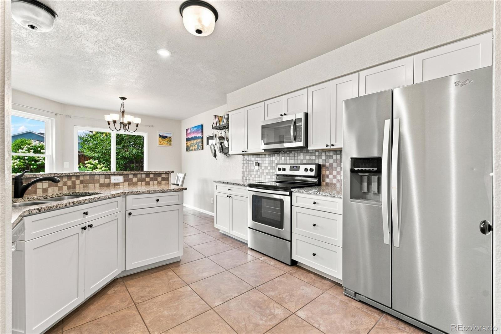 8859 Cloverleaf Circle