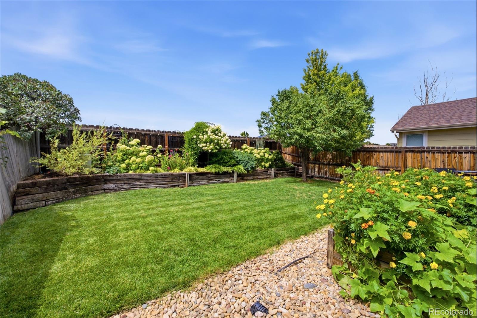 8859 Cloverleaf Circle