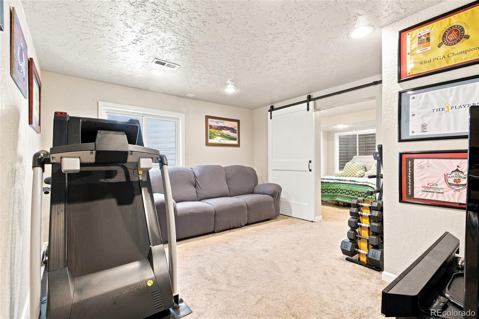 8859 Cloverleaf Circle