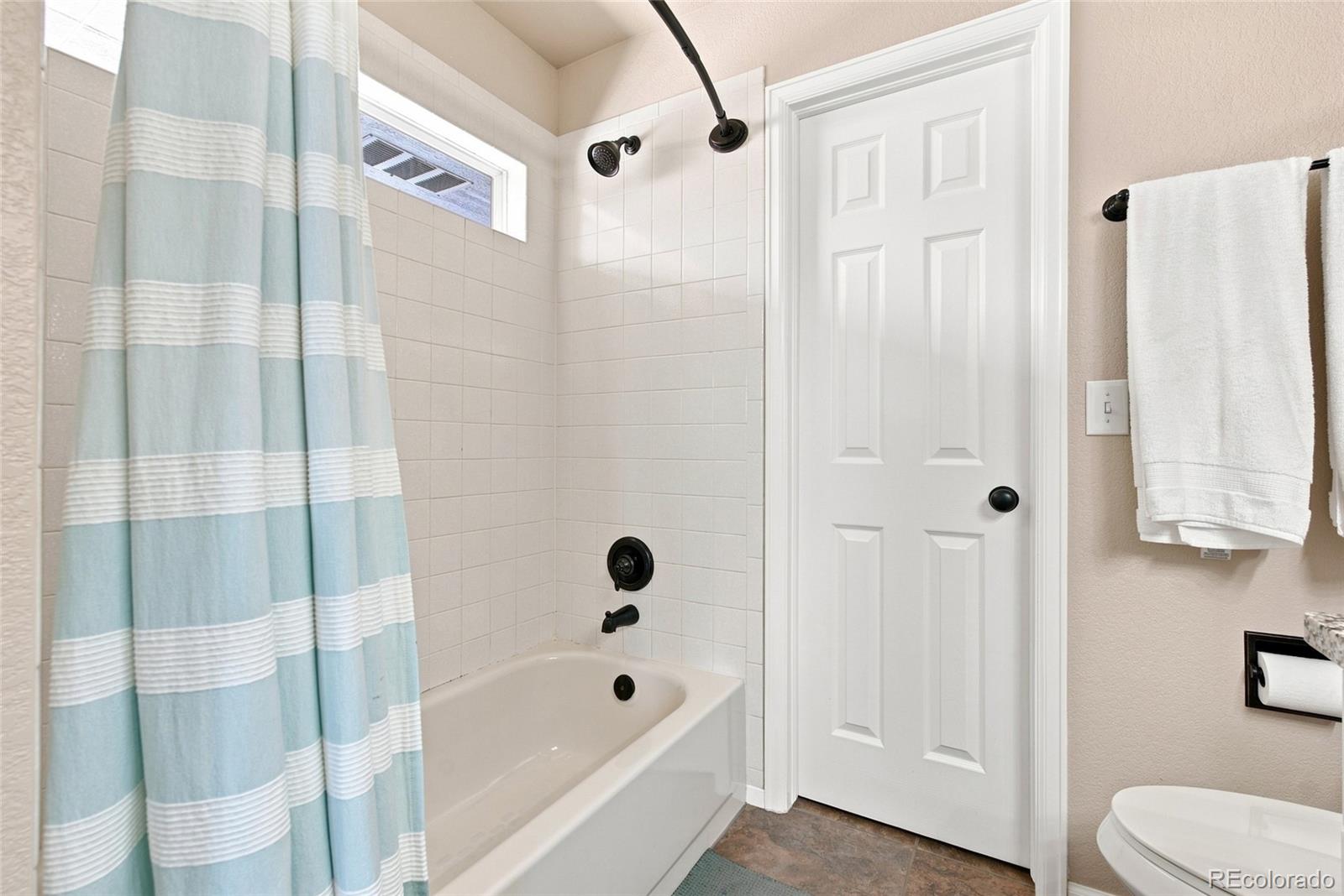 8859 Cloverleaf Circle