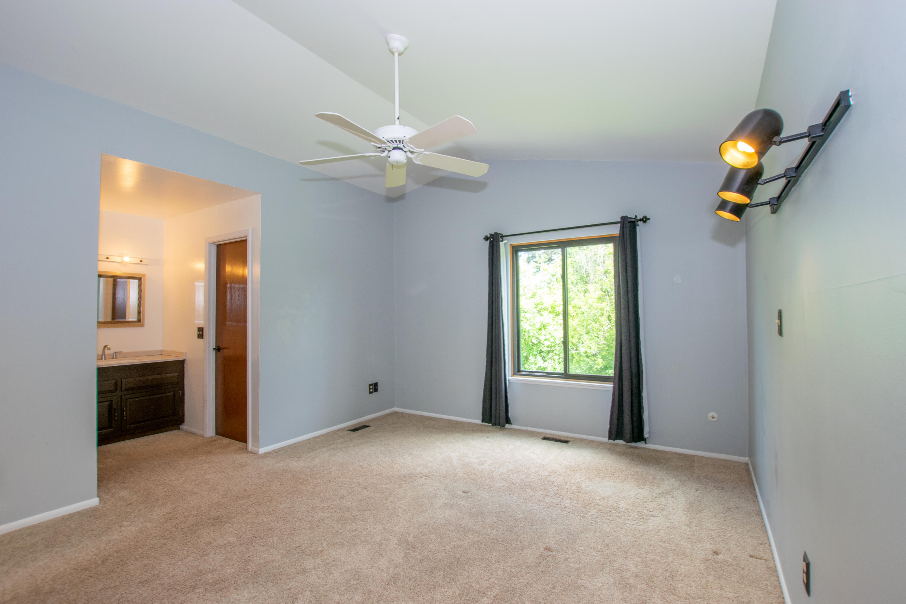 5620 Winslow Court