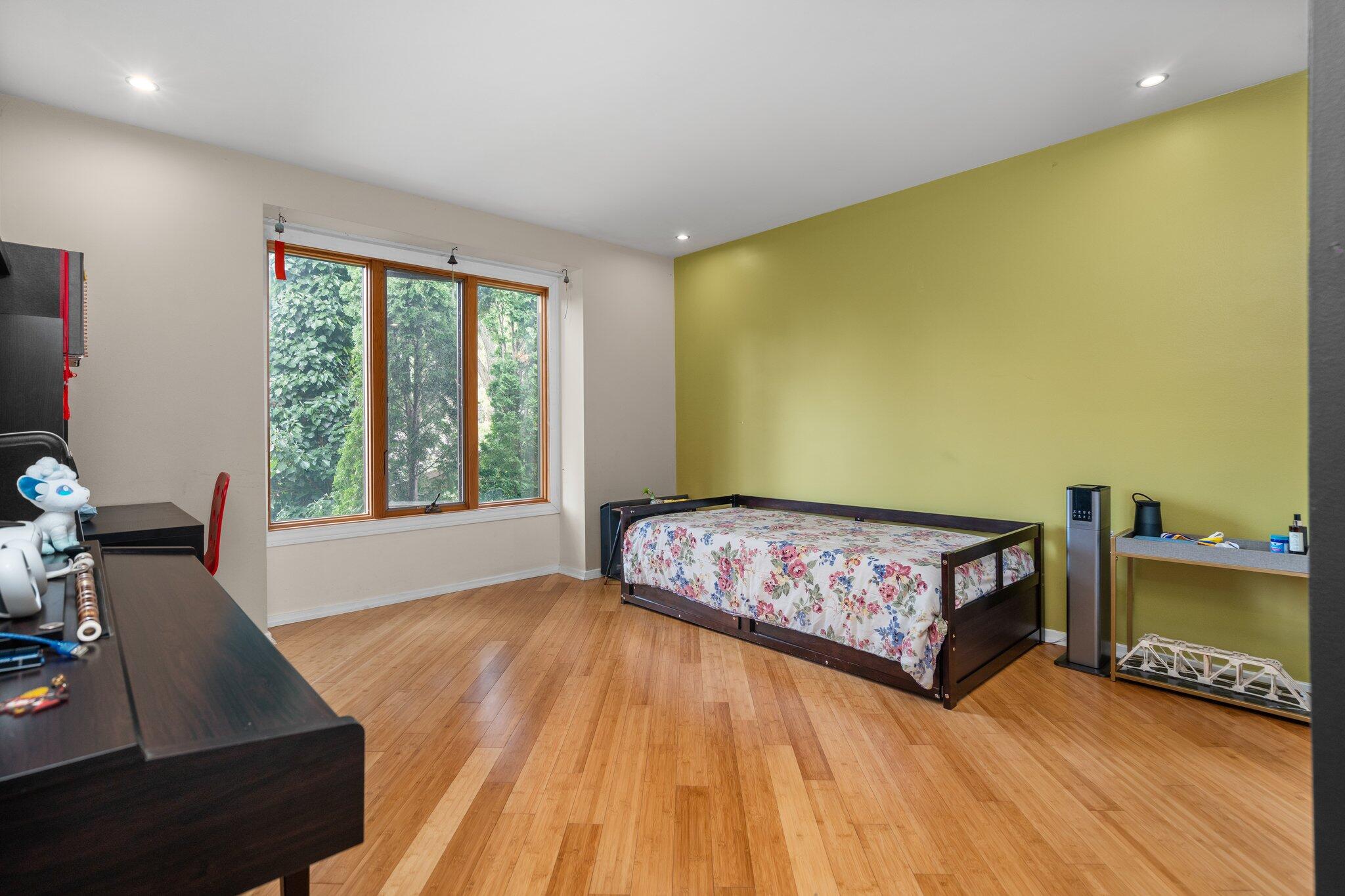 1028 Greenhills Drive