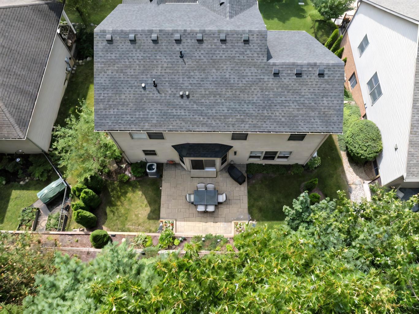 921 Lincoln Drive