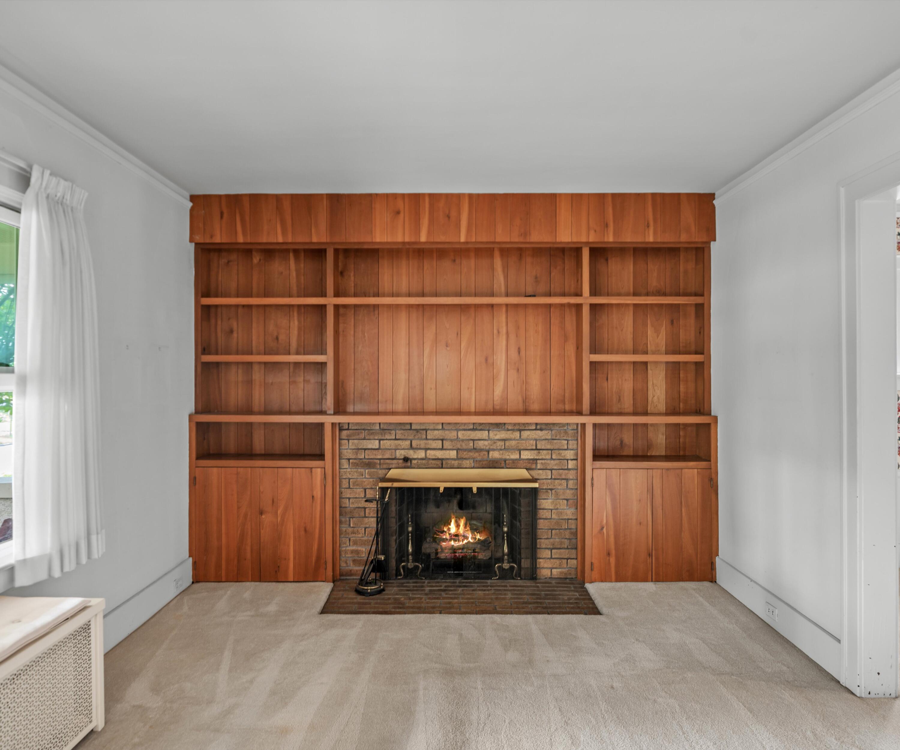 216 Kenwood Avenue
