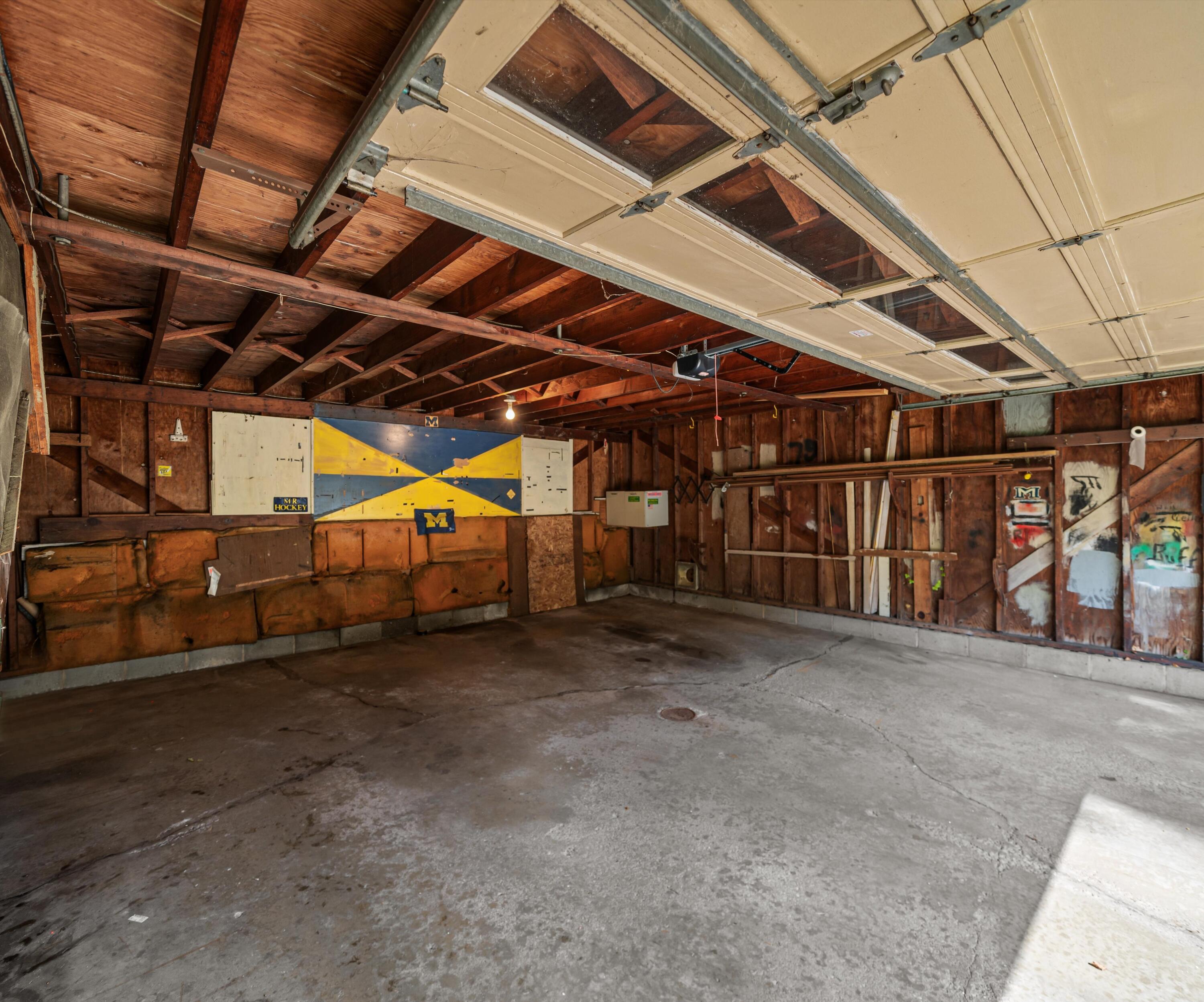 216 Kenwood Avenue