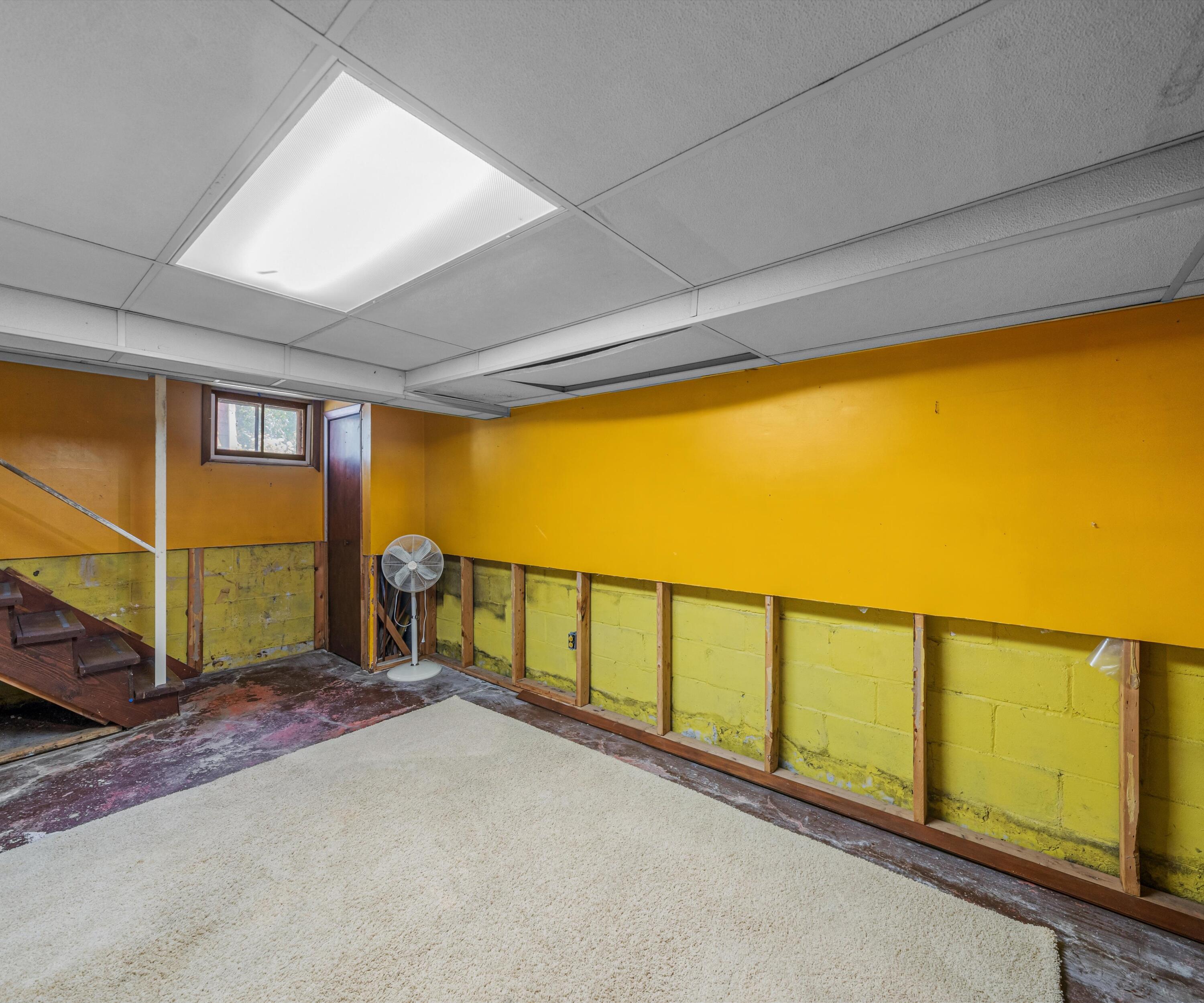 216 Kenwood Avenue