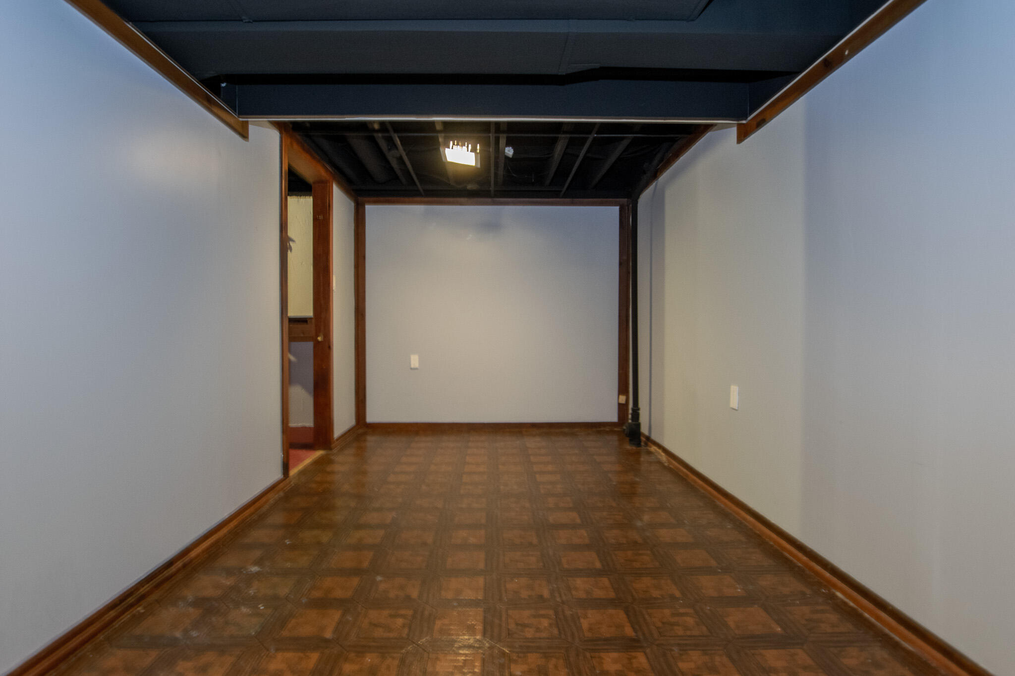 8387 Lakeview Court