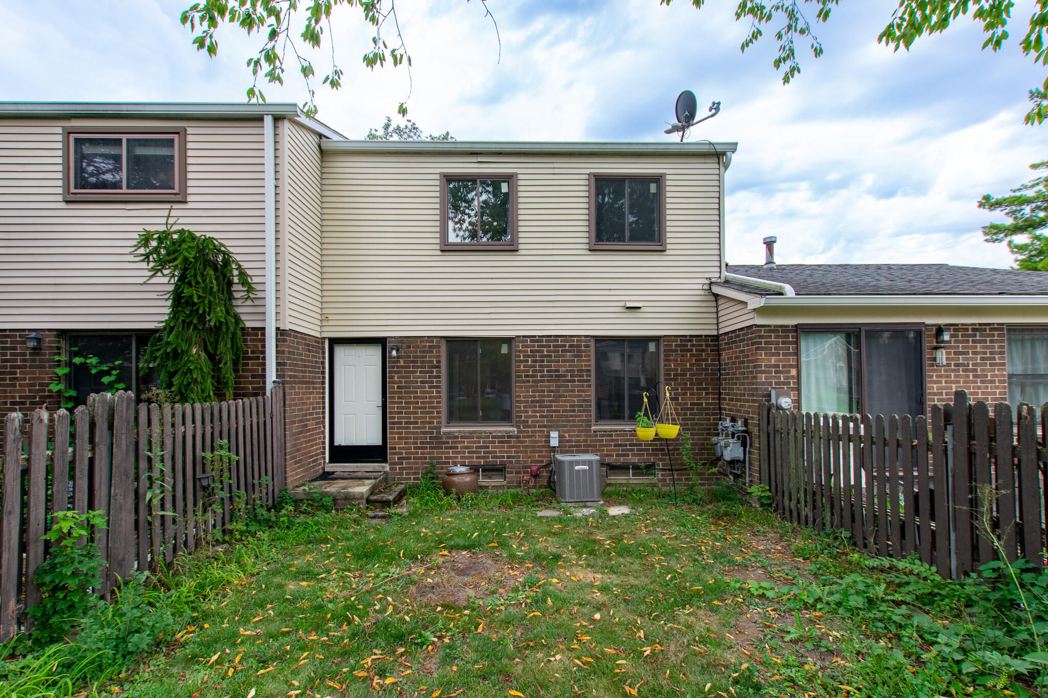 8387 Lakeview Court